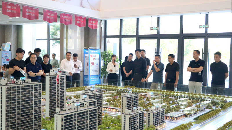 濟(jì)寧華都舉辦國濱府·慧生活市集招商交流會